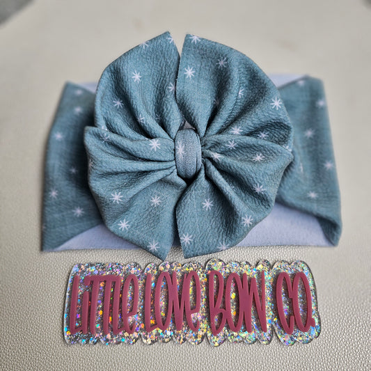 Toddler Messy Wrap Sage Green Snowflakes