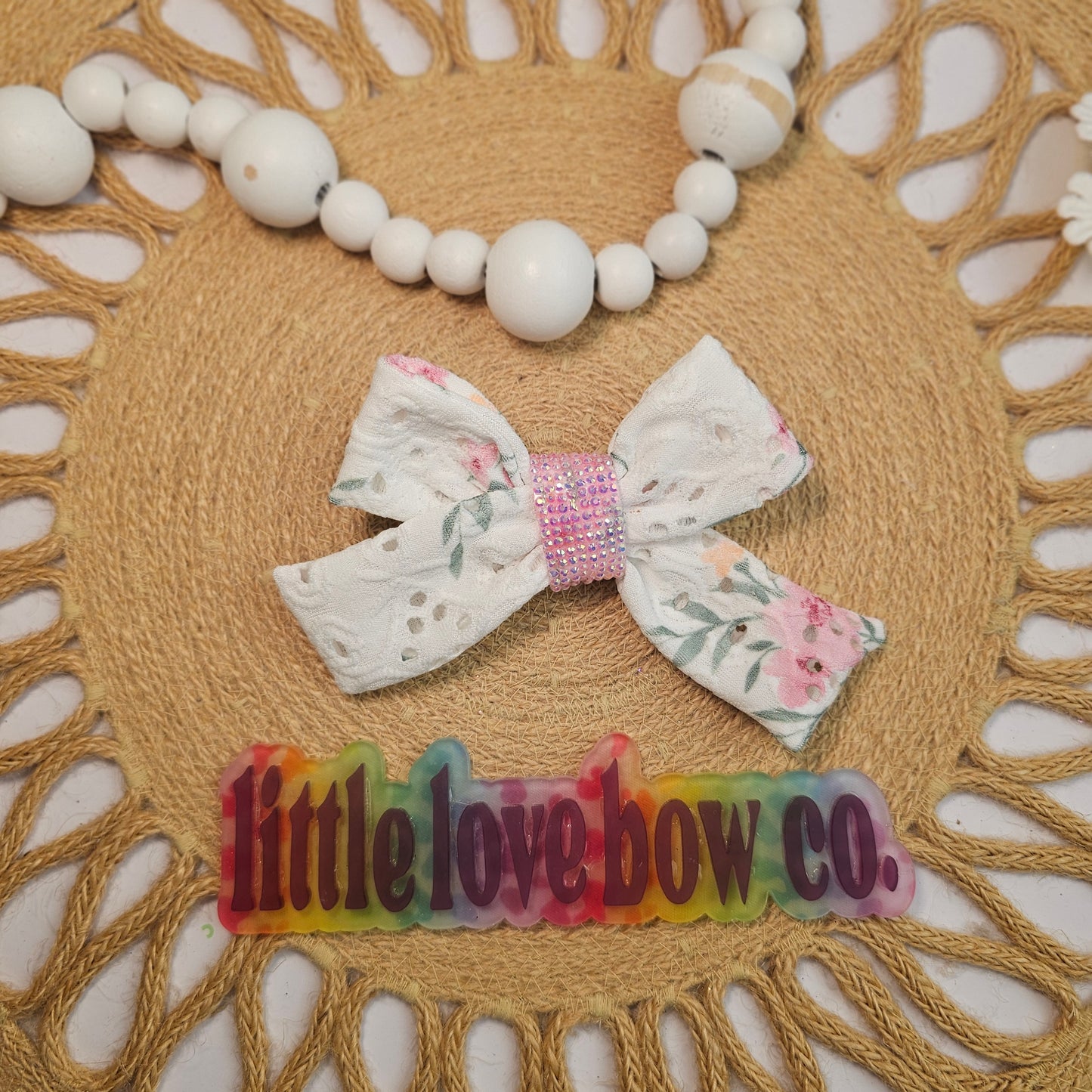 Eyelet floral